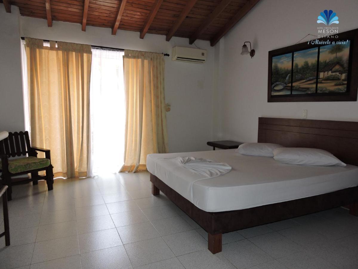 Hotel Y Restaurante Meson Del Gitano Caucasia Room photo