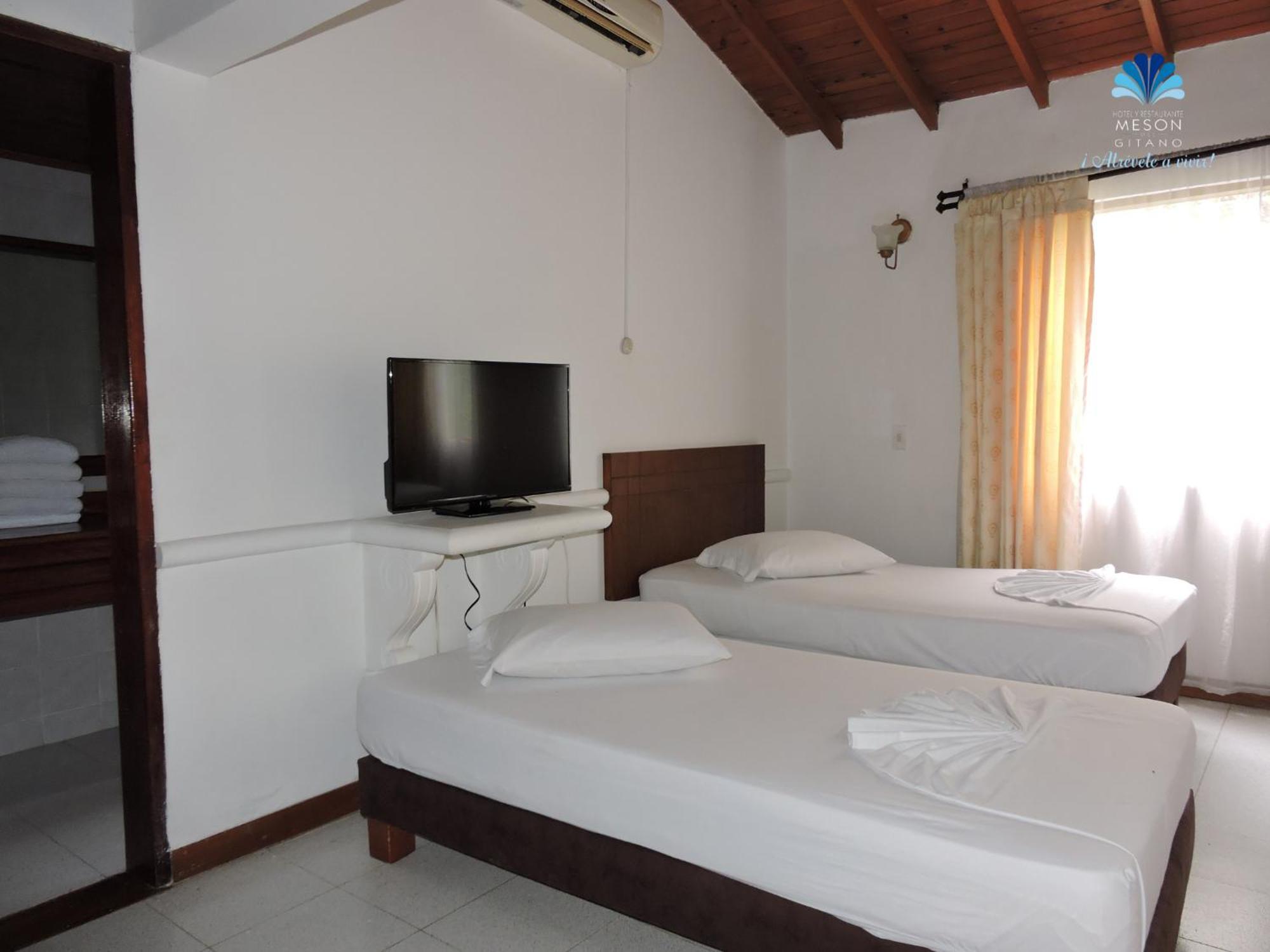 Hotel Y Restaurante Meson Del Gitano Caucasia Room photo