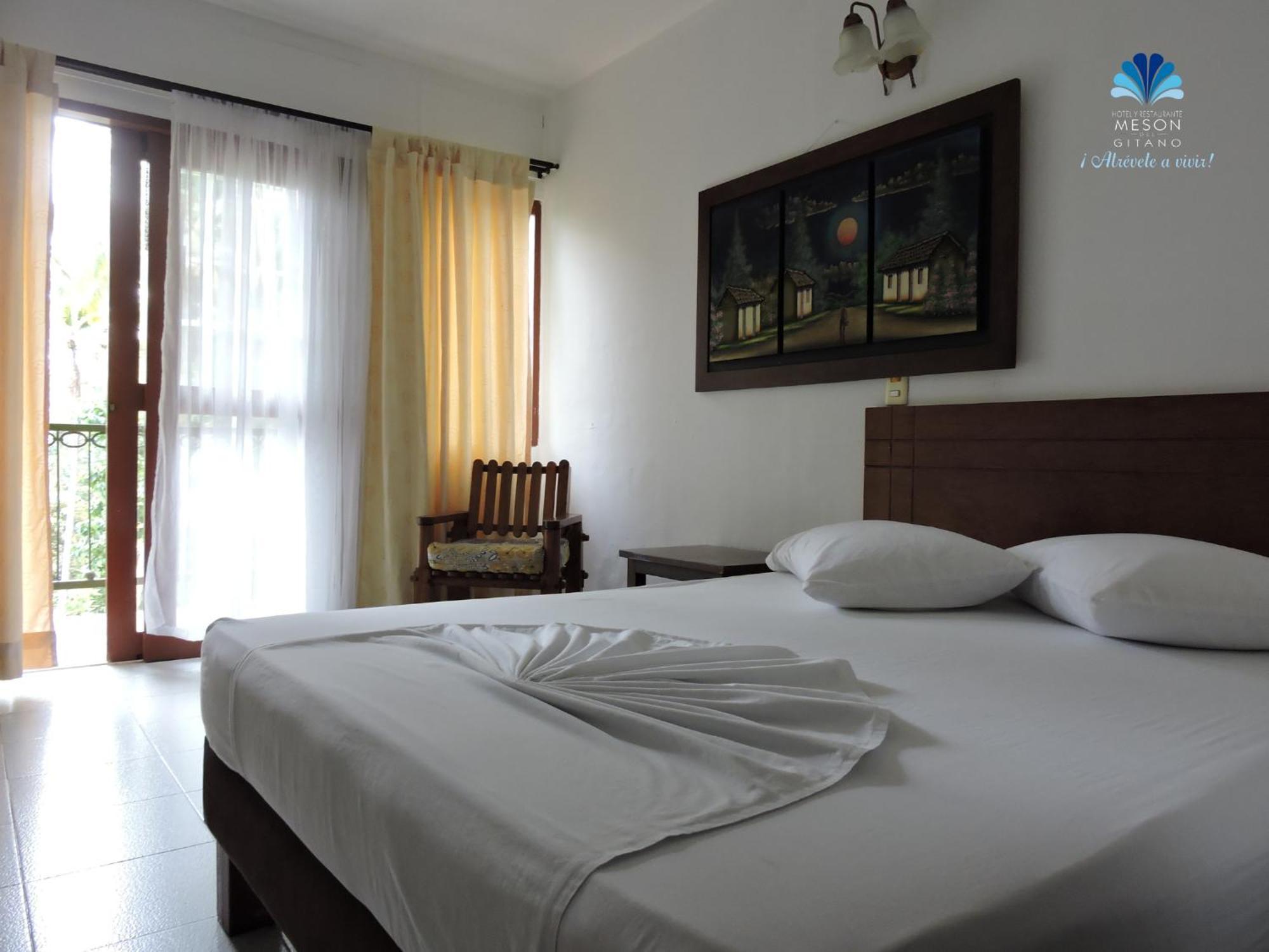 Hotel Y Restaurante Meson Del Gitano Caucasia Room photo